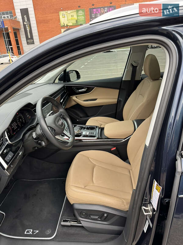 Позашляховик / Кросовер Audi Q7 2023 в Києві