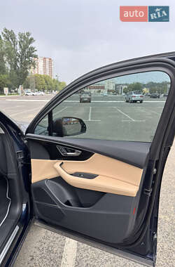 Внедорожник / Кроссовер Audi Q7 2023 в 