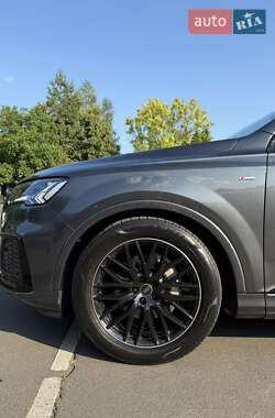 Внедорожник / Кроссовер Audi Q7 2023 в 