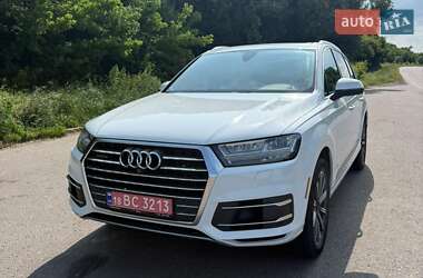 Внедорожник / Кроссовер Audi Q7 2016 в 
