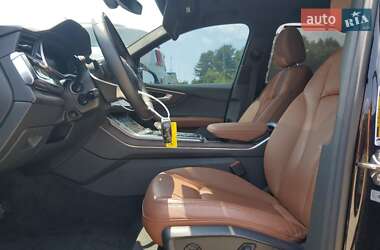 Позашляховик / Кросовер Audi Q7 2020 в 