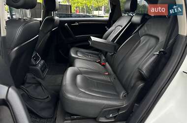 Позашляховик / Кросовер Audi Q7 2013 в 