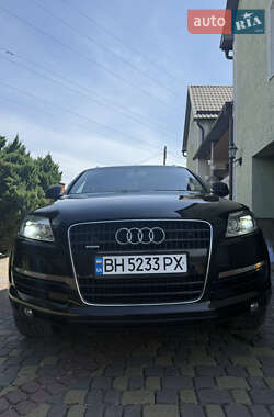 Позашляховик / Кросовер Audi Q7 2006 в 
