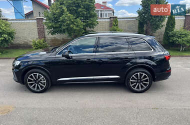 Внедорожник / Кроссовер Audi Q7 2020 в 