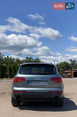 Позашляховик / Кросовер Audi Q7 2006 в 