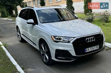 Внедорожник / Кроссовер Audi Q7 2021 в 
