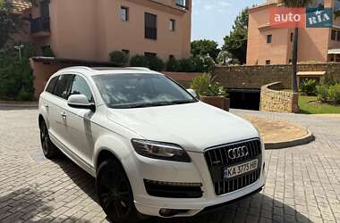 Внедорожник / Кроссовер Audi Q7 2010 в 