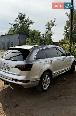 Позашляховик / Кросовер Audi Q7 2014 в 