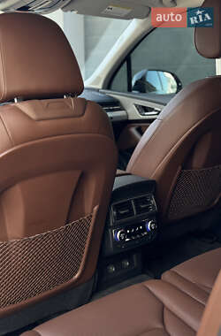 Внедорожник / Кроссовер Audi Q7 2019 в 