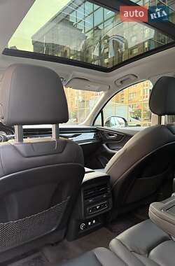 Внедорожник / Кроссовер Audi Q7 2020 в 