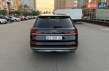 Внедорожник / Кроссовер Audi Q7 2020 в 
