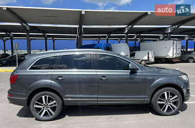 Позашляховик / Кросовер Audi Q7 2015 в 