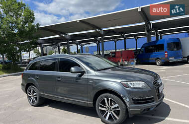 Позашляховик / Кросовер Audi Q7 2015 в 