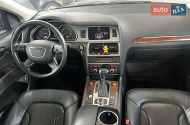 Позашляховик / Кросовер Audi Q7 2015 в 