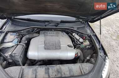 Позашляховик / Кросовер Audi Q7 2011 в 