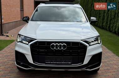 Внедорожник / Кроссовер Audi Q7 2020 в 