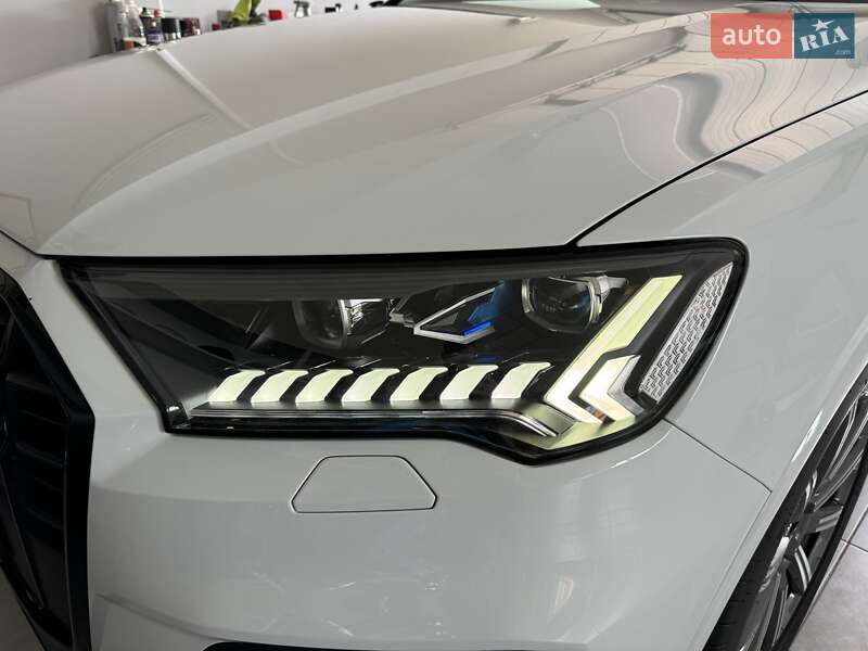 Внедорожник / Кроссовер Audi Q7 2020 в Киеве