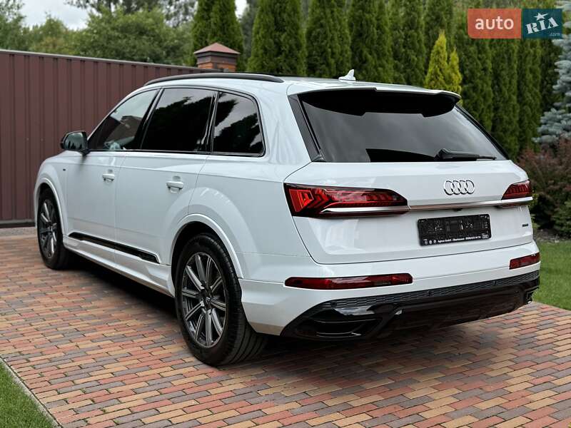 Внедорожник / Кроссовер Audi Q7 2020 в Киеве
