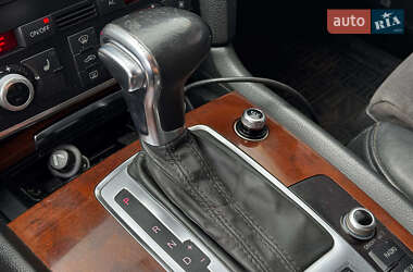 Внедорожник / Кроссовер Audi Q7 2010 в 