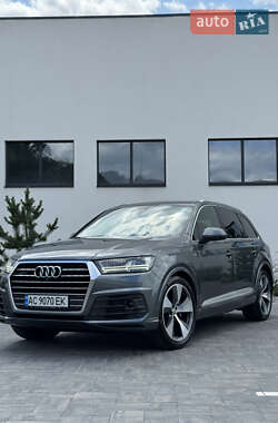 Позашляховик / Кросовер Audi Q7 2017 в Луцьку