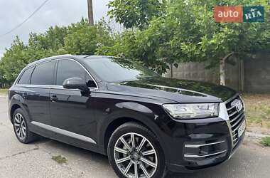 Внедорожник / Кроссовер Audi Q7 2016 в 