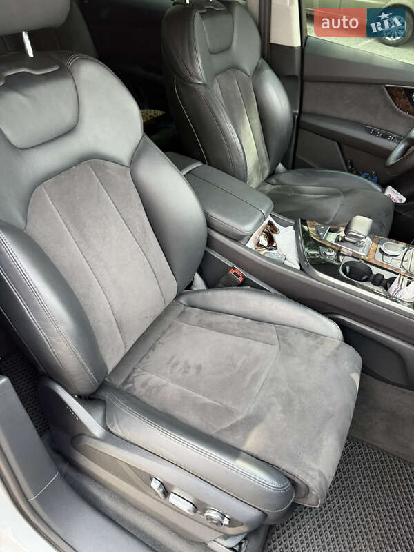 Внедорожник / Кроссовер Audi Q7 2016 в Запорожье
