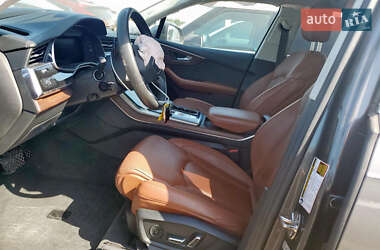 Позашляховик / Кросовер Audi Q7 2020 в 