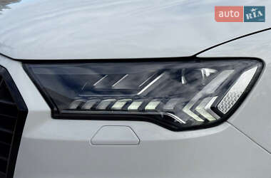 Внедорожник / Кроссовер Audi Q7 2022 в 