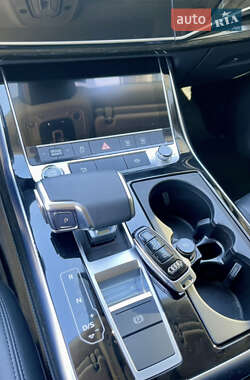 Внедорожник / Кроссовер Audi Q7 2022 в 