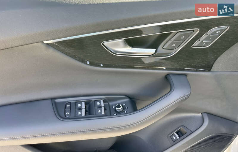 Позашляховик / Кросовер Audi Q7 2022 в Києві