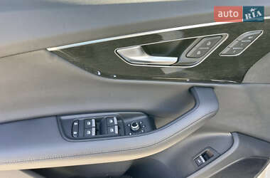 Внедорожник / Кроссовер Audi Q7 2022 в 