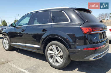 Внедорожник / Кроссовер Audi Q7 2020 в 