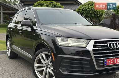 Внедорожник / Кроссовер Audi Q7 2017 в 