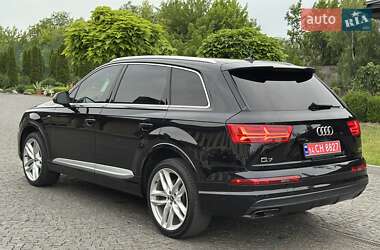 Внедорожник / Кроссовер Audi Q7 2017 в 