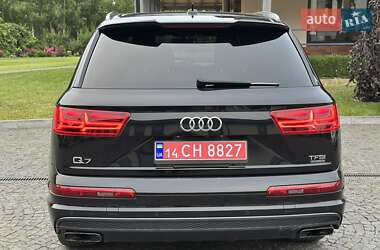 Внедорожник / Кроссовер Audi Q7 2017 в 