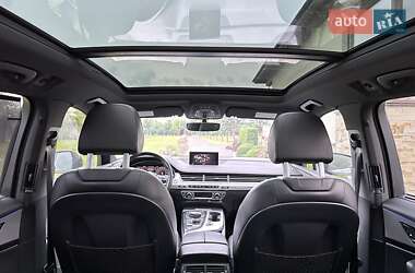 Внедорожник / Кроссовер Audi Q7 2017 в 
