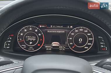 Внедорожник / Кроссовер Audi Q7 2017 в 