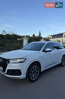 Позашляховик / Кросовер Audi Q7 2017 в 