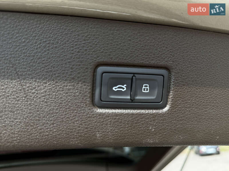 Внедорожник / Кроссовер Audi Q7 2016 в Виннице