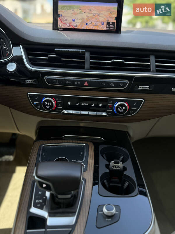 Внедорожник / Кроссовер Audi Q7 2016 в Виннице