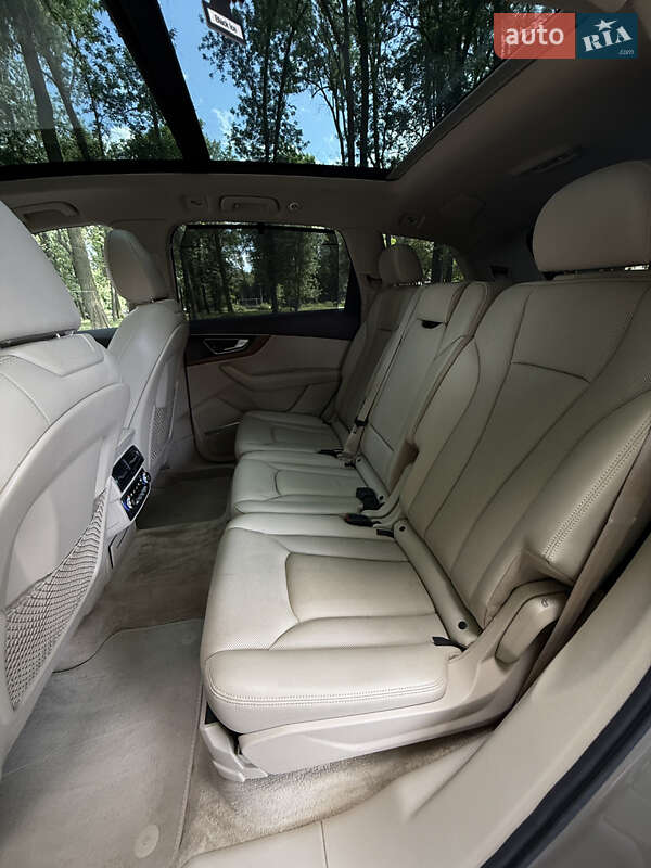 Внедорожник / Кроссовер Audi Q7 2016 в Виннице
