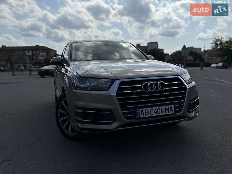 Внедорожник / Кроссовер Audi Q7 2016 в Виннице