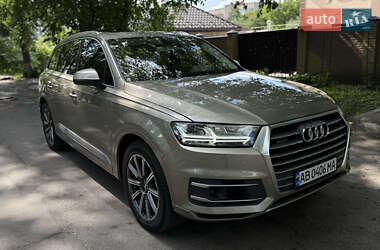 Позашляховик / Кросовер Audi Q7 2016 в 