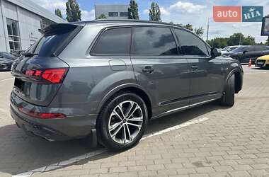 Внедорожник / Кроссовер Audi Q7 2024 в 