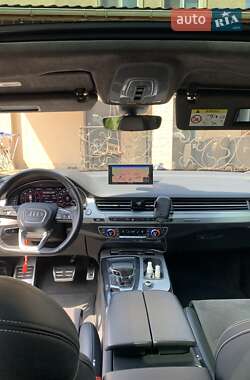 Внедорожник / Кроссовер Audi Q7 2016 в 