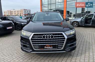 Внедорожник / Кроссовер Audi Q7 2016 в 