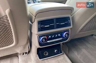 Внедорожник / Кроссовер Audi Q7 2016 в 