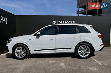 Внедорожник / Кроссовер Audi Q7 2022 в 