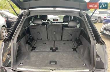 Внедорожник / Кроссовер Audi Q7 2018 в 