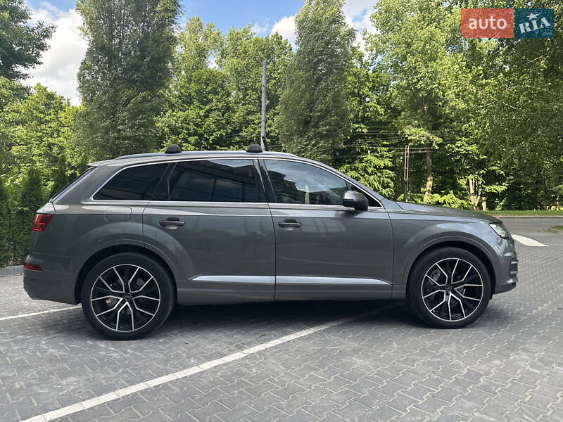 Внедорожник / Кроссовер Audi Q7 2016 в Хмельницком